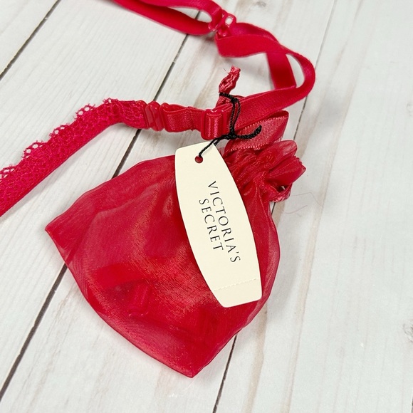 Victoria’s Secret Miraculous Plunge Red Lace Push-Up Bra Size 32B NWT - Picture 3 of 7